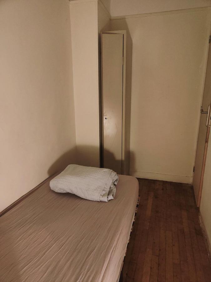 Room Near Paris Saint-Denis  Exterior photo